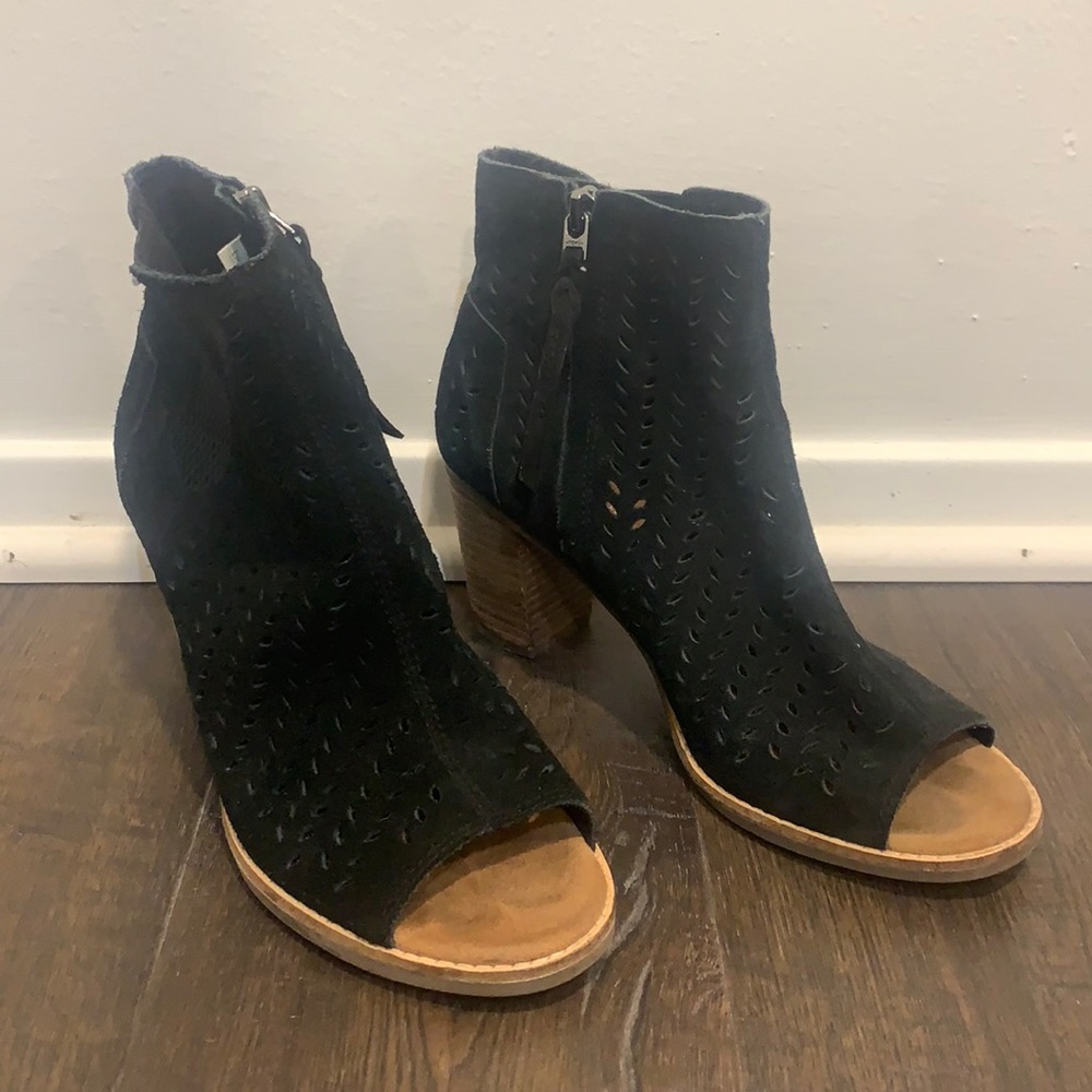 Toms Heeled Open-toe booties Size 8